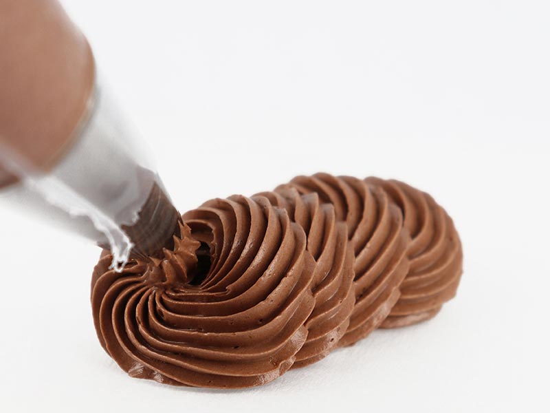 Bûche panthère : comment faire la coque en chocolat - La Cuisine